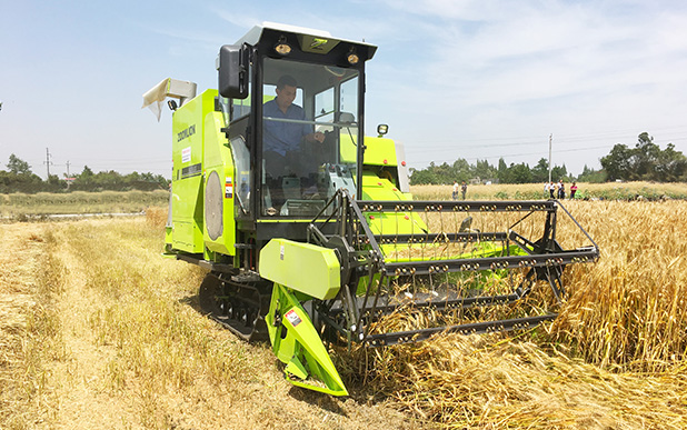 Mietitrebbia per Grano, Macchi - Farming Agriculture Video recensione e prezzo
